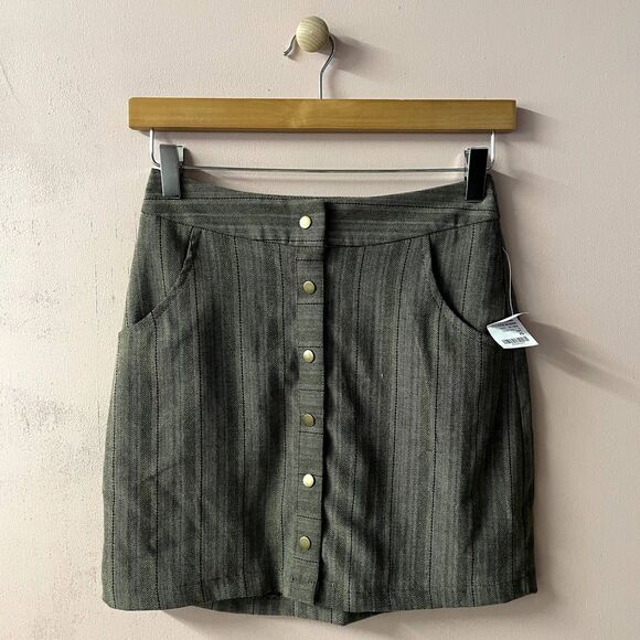 Charlotte Russe Taupe Thin-Striped Button-Front Mini Skirt NWT Size XS - Picture 12 of 12